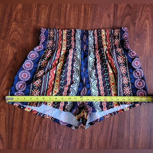 Womens Multicoloured Geometric Polyester Cut-Off Shorts Size L Regular - Picture 8 of 8